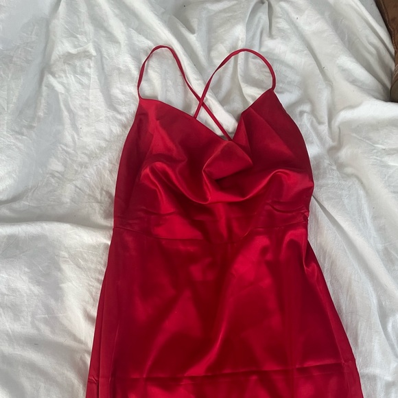 Sexy silky red dress - Picture 3 of 5